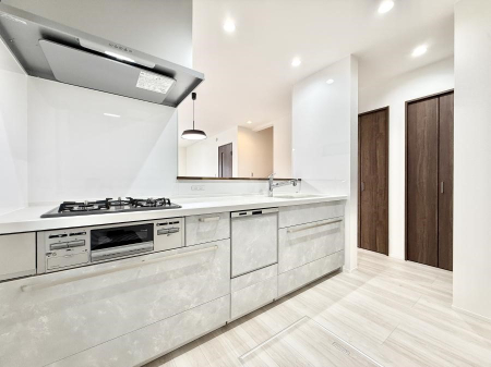 �L�b�`�� �����������������Ɗy�����Ȃ�A���K�ȃL�b�`�����