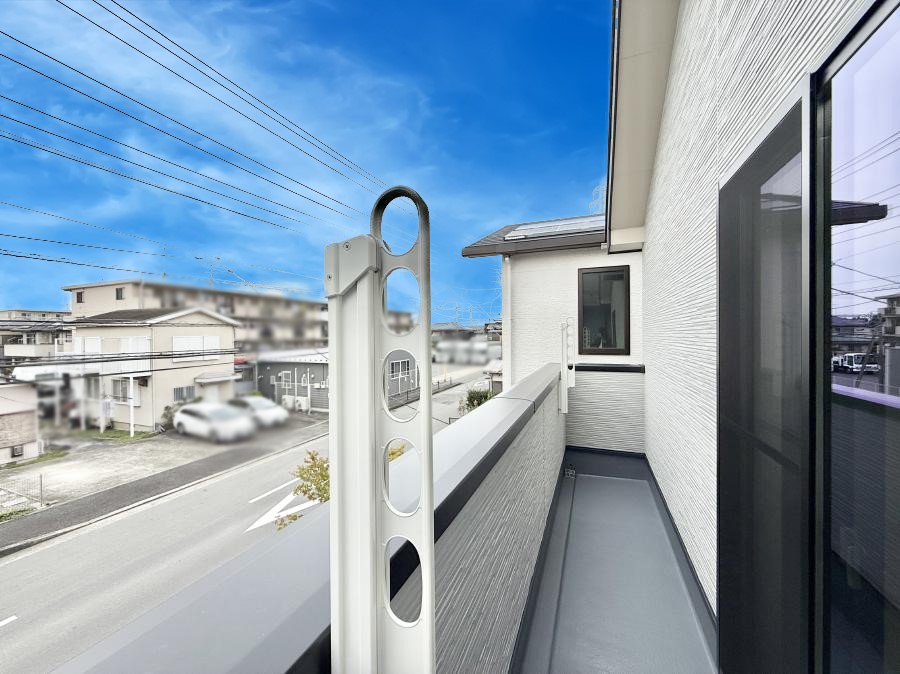 �o���R�j�[ ������ ���R��g�߂Ɋ�����A�J���I�ȃo���R�j�[