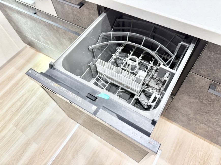 ���̑����� �ݔ�����ԂȂ����I�H����s�J�s�J�Ɏd�グ�Ă���܂�