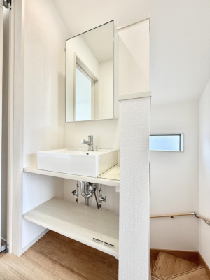 ʑEʏ Ƒ݂Ȃg₷zuł