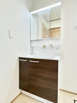 ʑEʏ 邢ʏ͖̎yłႢł