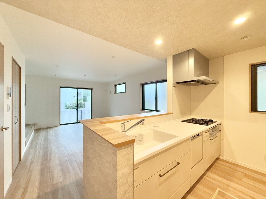 �L�b�`�� �������Ƒ��ƂȂ���A�R�~���j�P�[�V�����̏�