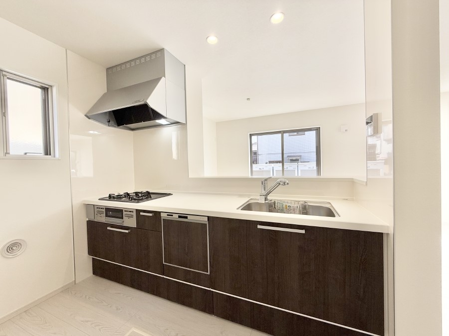 Lb` ƑƂȂAR~jP[V̏