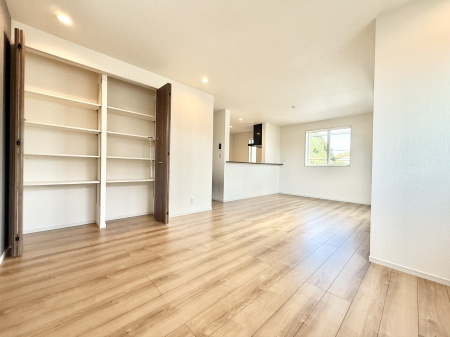 ���r���O ���������났�ƏΊ炪�W�܂�A�S���܂郊�r���O