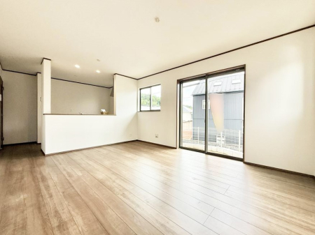 ���r���O ���������S�n�̂����A���z�̃��r���O