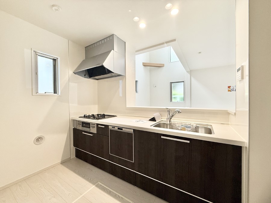 Lb` ƑƂȂAR~jP[V̏