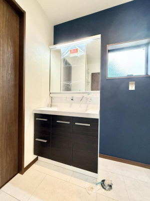 ʑEʏ 邢ʏ͖̎yłႢł