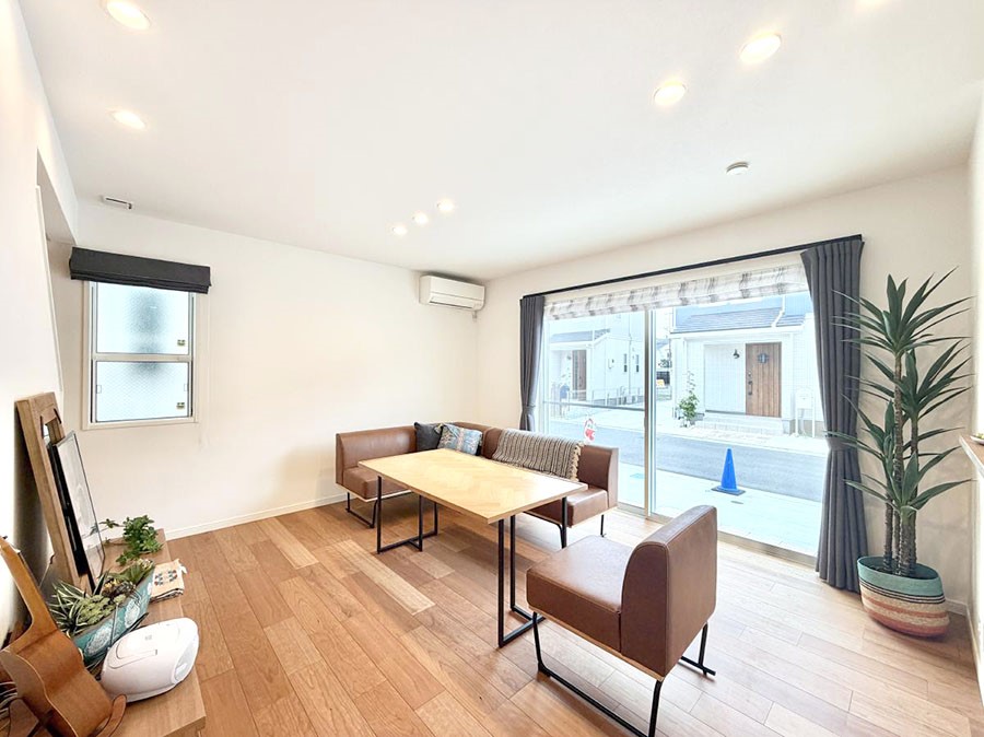 rO 났ƏΊ炪W܂AS܂郊rO