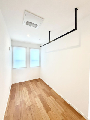 ̑ ݔł󕨂A̍Dȃ^C~OŐ󕨂荞߂܂B