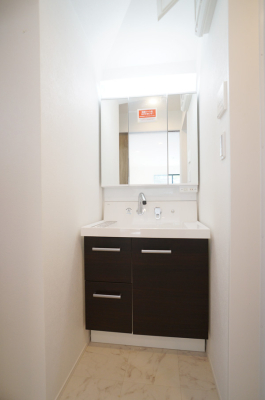 ʑEʏ 邢ʏ͖̎yłႢł