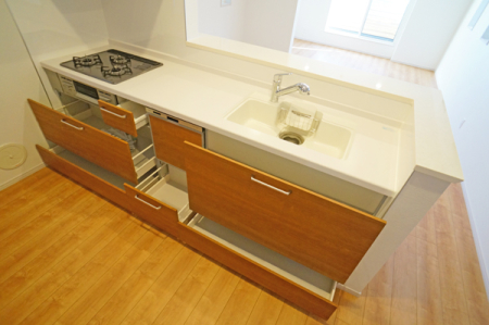 Lb` ƑƂȂAR~jP[V̏