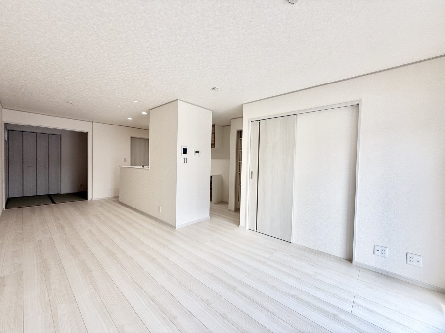 ���r���O ���������S�n�̂����A���z�̃��r���O