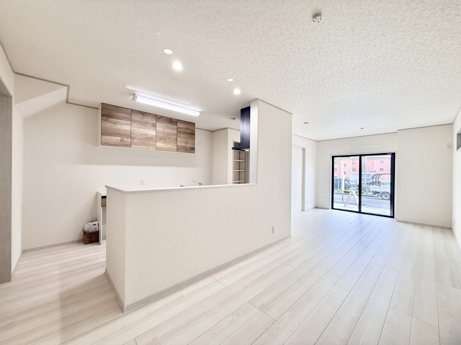 ���r���O ���������R�Ɖ�b�����܂��A�S�n�悢�ЂƂƂ�