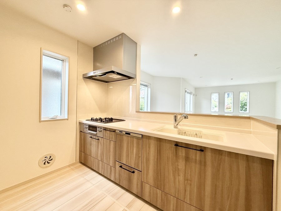 Lb` ƑƂȂAR~jP[V̏