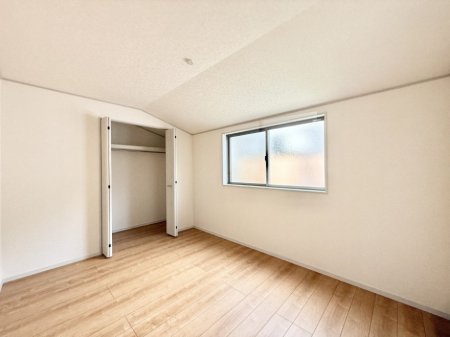 �q������ �������v���C�x�[�g��ԂƂ��ĐÂ��ŗ�������������񋟂��Ă���܂�