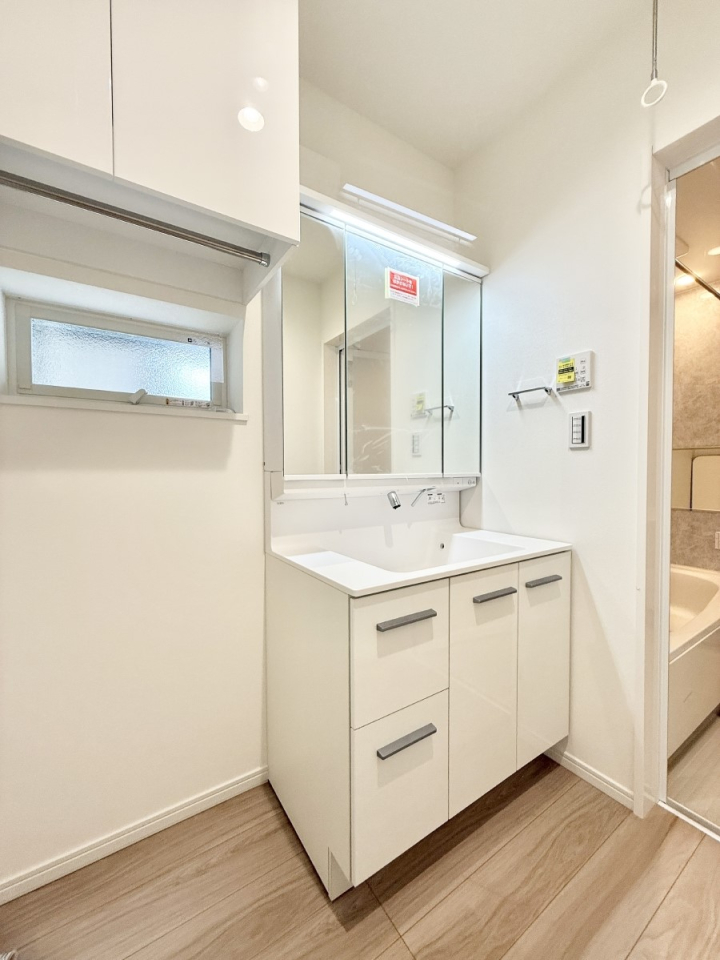 ʑEʏ 邢ʏ͖̎yłႢł