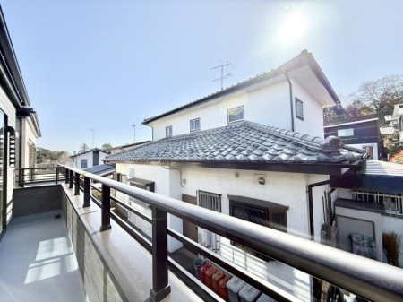 �o���R�j�[ ������ �G�߂̈ڂ낢����������J���I�ȋ�Ԃł�