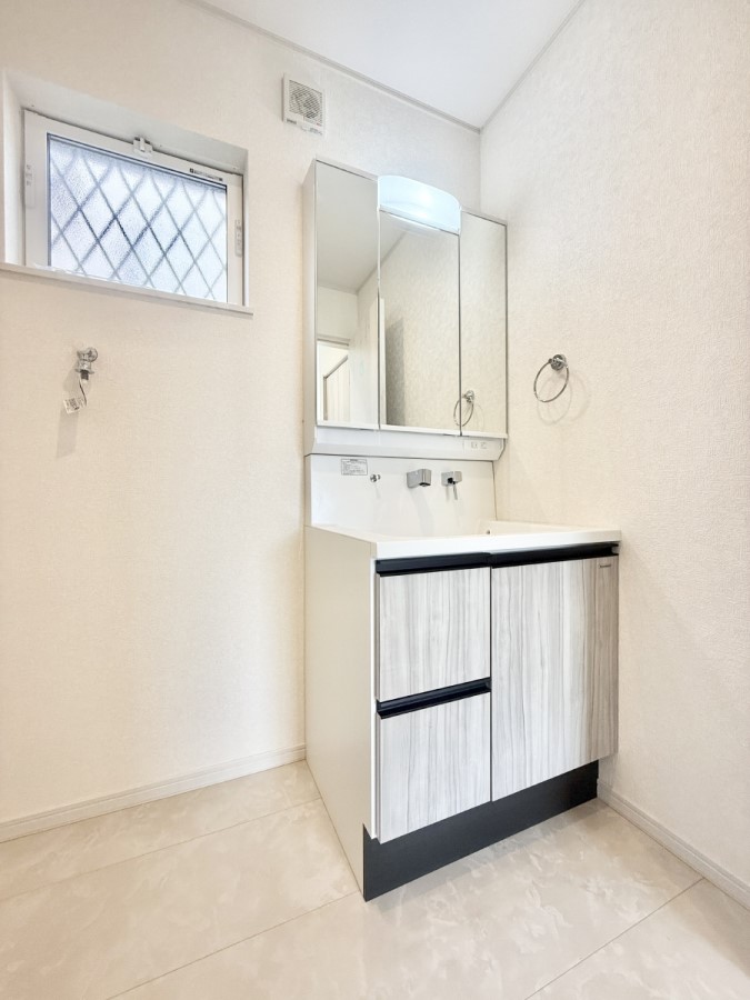 ʑEʏ 邢ʏ͖̎yłႢł