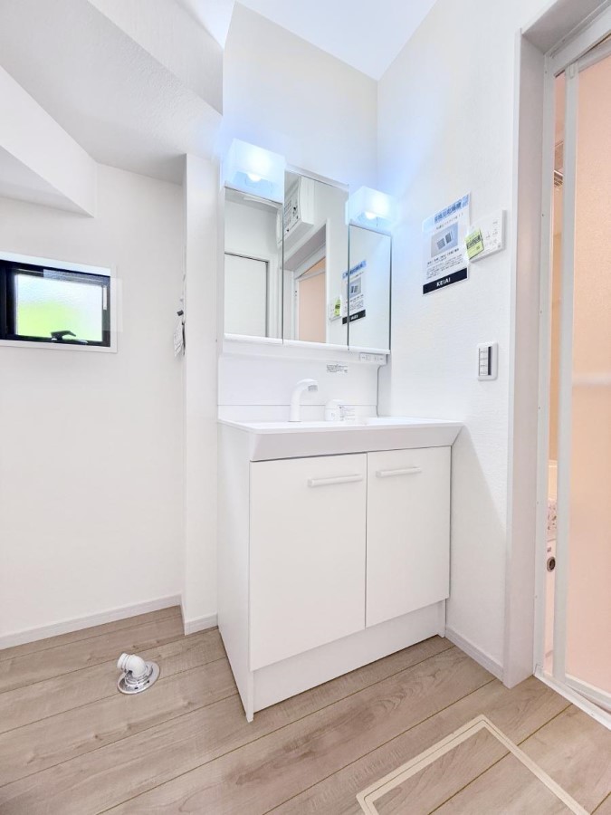 ʑEʏ 邢ʏ͖̎yłႢł