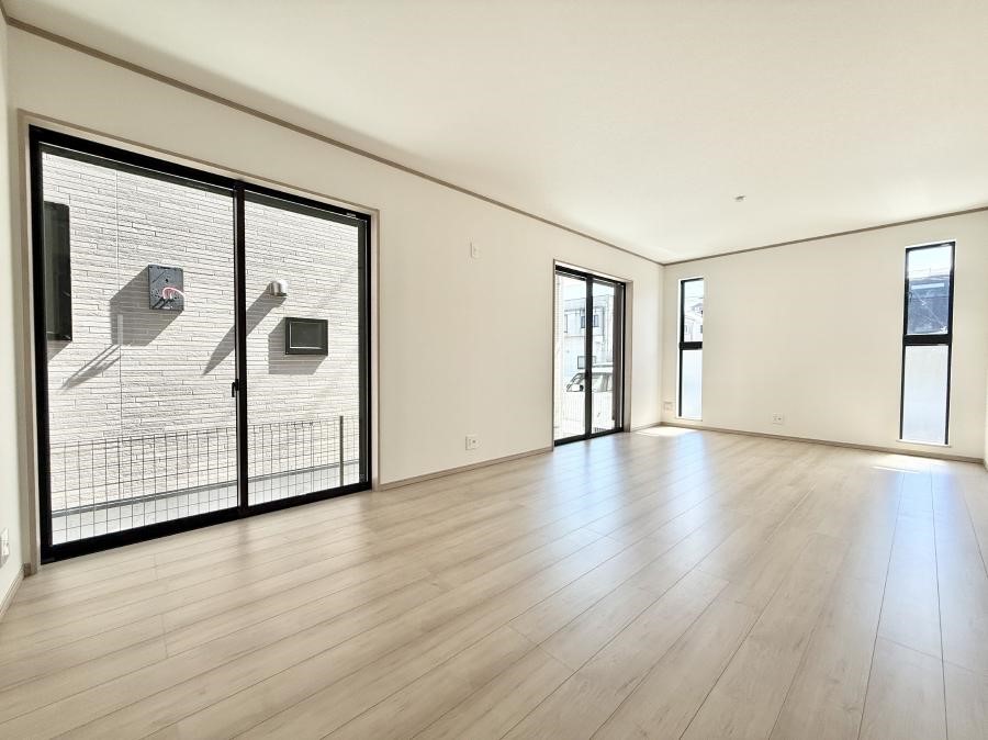 rO 났ƏΊ炪W܂AS܂郊rO