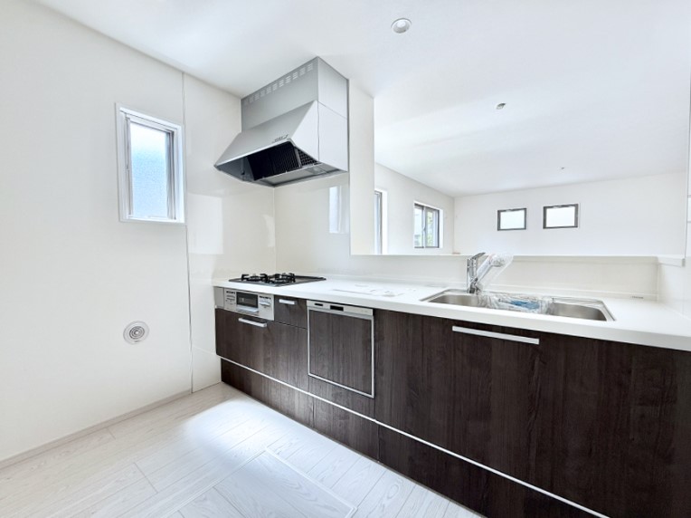 Lb` ƑƂȂAR~jP[V̏