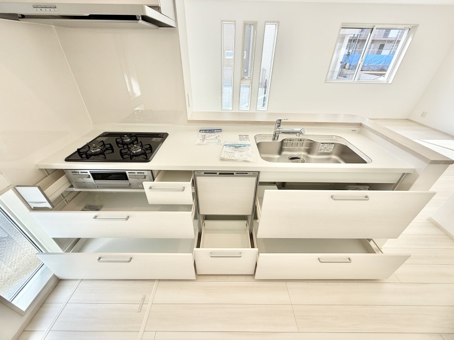 �L�b�`�� �������Ƒ����J��[�߂�A������̂���L�b�`��