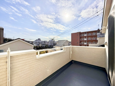 �o���R�j�[ ������ �G�߂̈ڂ낢����������J���I�ȋ�Ԃł�