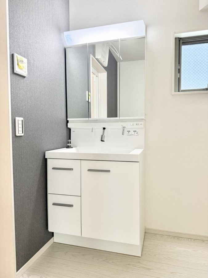 ʑEʏ 邢ʏ͖̎yłႢł