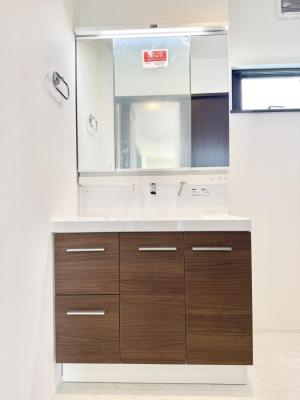 ʑEʏ 邢ʏ͖̎yłႢł