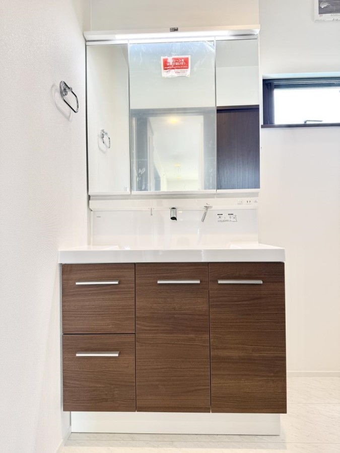 ʑEʏ 邢ʏ͖̎yłႢł