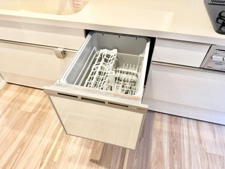 ���̑����� �ݔ�����ԂȂ����I�H����s�J�s�J�Ɏd�グ�Ă���܂�