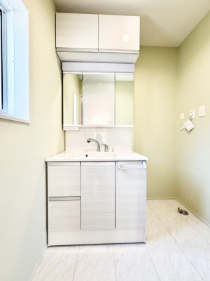 ʑEʏ Ƒ݂Ȃg₷zuł