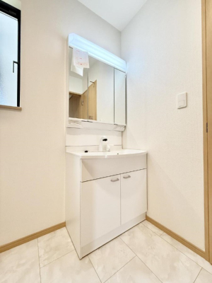 ʑEʏ 邢ʏ͖̎yłႢł