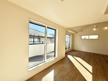 ���r���O ���������R�Ɖ�b�����܂��A�S�n�悢�ЂƂƂ�