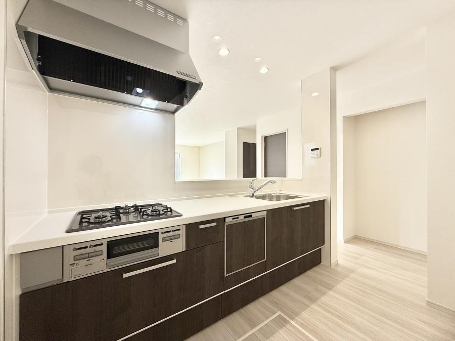 �L�b�`�� �������Ƒ����J��[�߂�A������̂���L�b�`��