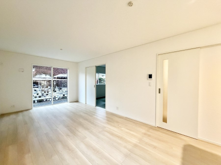 rO 났ƏΊ炪W܂AS܂郊rO