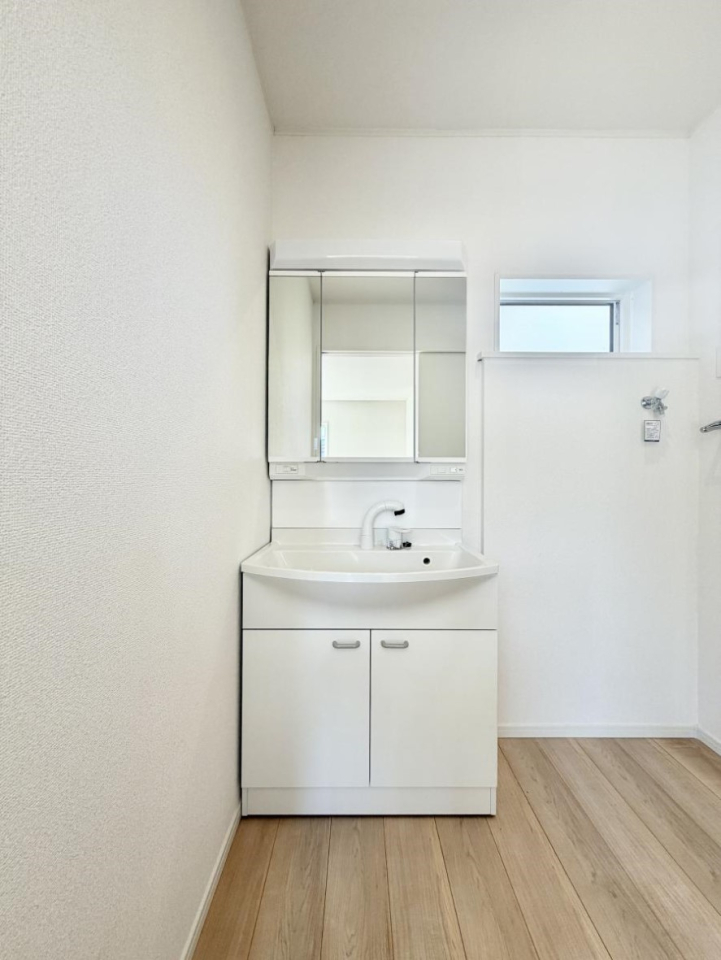 ʑEʏ 邢ʏ͖̎yłႢł