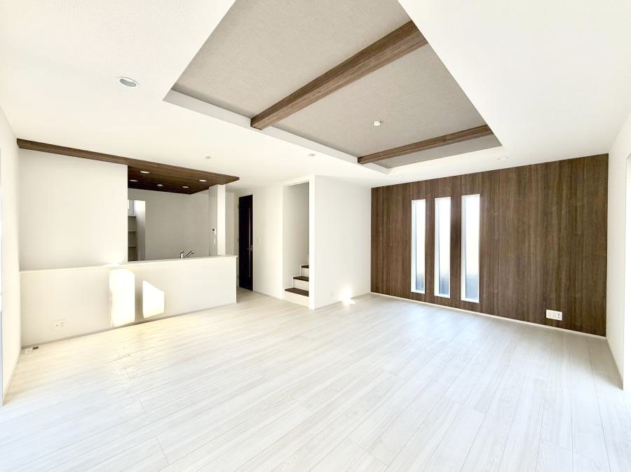 ���r���O ���������났�ƏΊ炪�W�܂�A�S���܂郊�r���O