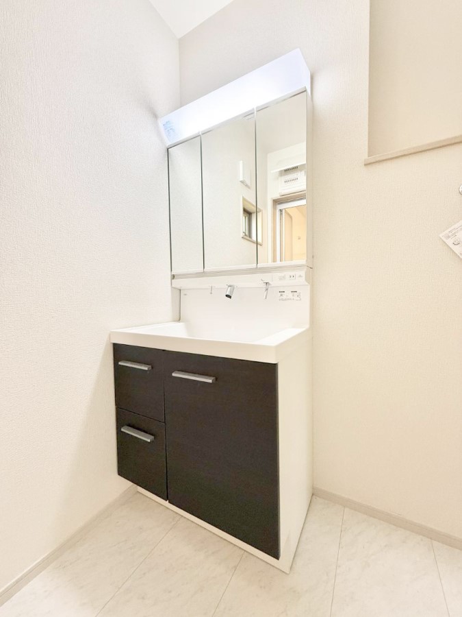 ʑEʏ Ƒ݂Ȃg₷zuł