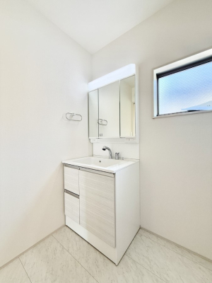 ʑEʏ 邢ʏ͖̎yłႢł