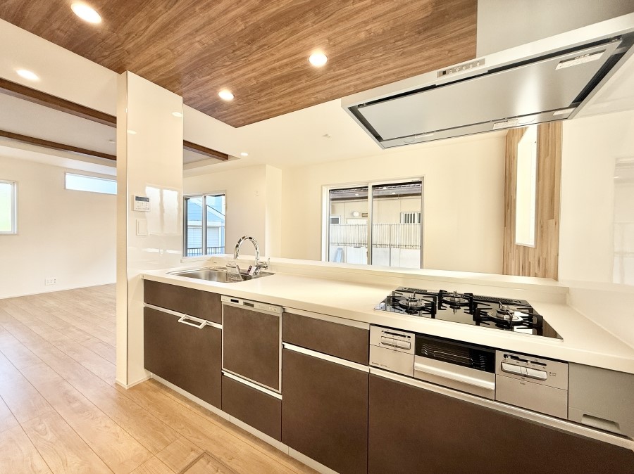 �L�b�`�� �������Ƒ����J��[�߂�A������̂���L�b�`��