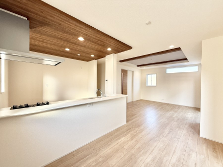 ���r���O ���������R�Ɖ�b�����܂��A�S�n�悢�ЂƂƂ�