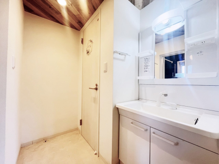 ʑEʏ 邢ʏ͖̎yłႢł