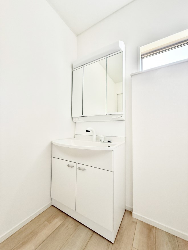 ʑEʏ Ƒ݂Ȃg₷zuł