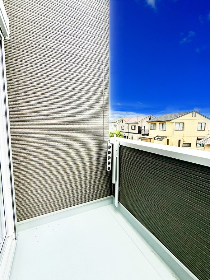 �o���R�j�[ ������ ���R��g�߂Ɋ�����A�J���I�ȃo���R�j�[