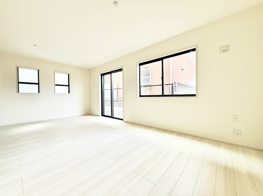 ���r���O ���������났�ƏΊ炪�W�܂�A�S���܂郊�r���O