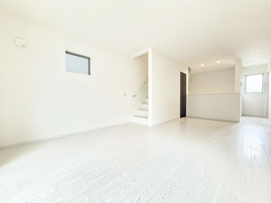 rO 났ƏΊ炪W܂AS܂郊rO