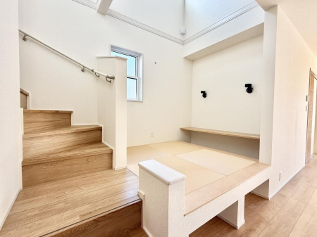 ���r���O ����