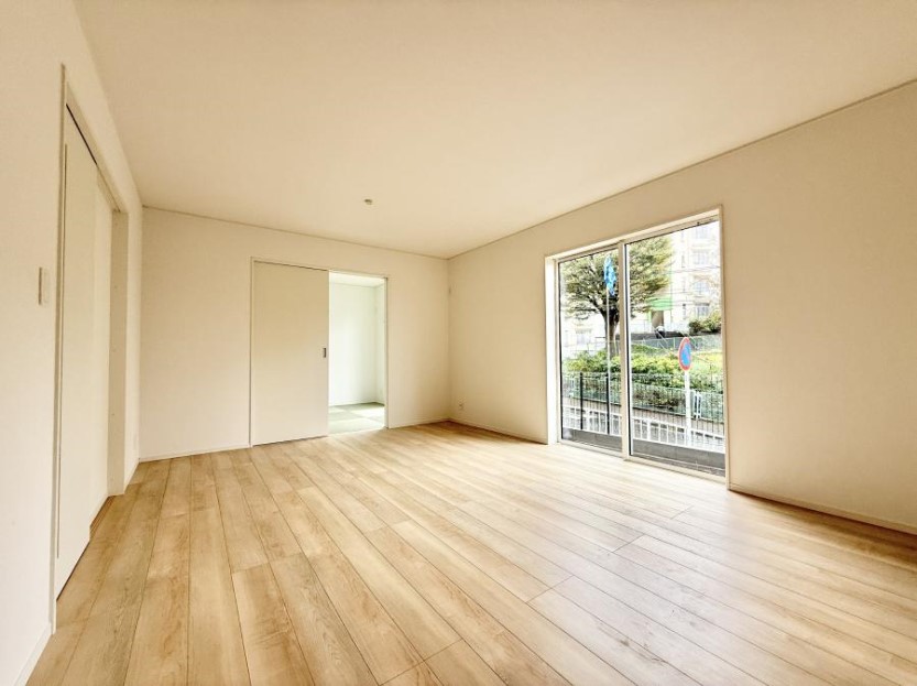 ���r���O ���������R�Ɖ�b�����܂��A�S�n�悢�ЂƂƂ�