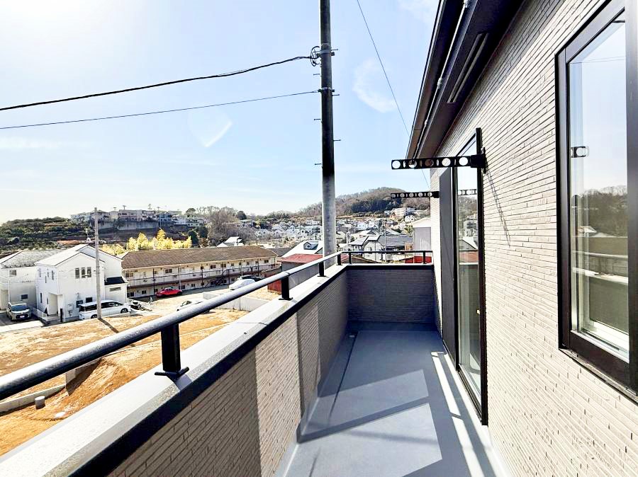 �o���R�j�[ ������ �G�߂̈ڂ낢����������J���I�ȋ�Ԃł�